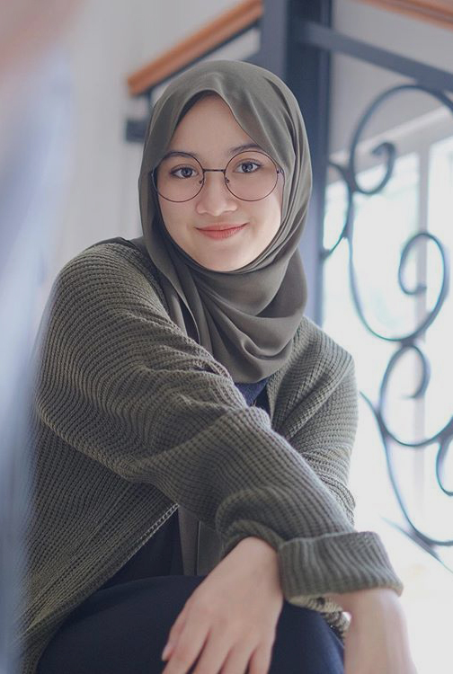 Foto Profil Cantik Berhijab Aesthetic - IMAGESEE