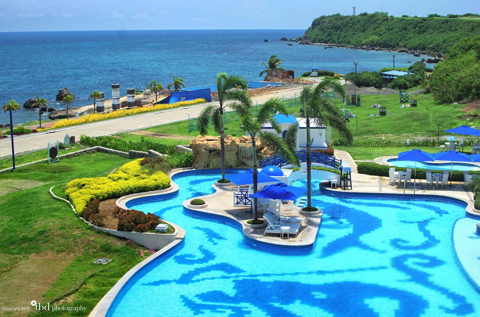 Santorini-style resorts in North Luzon - Traveling by default.