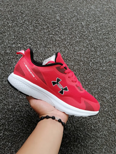 Tenis Under Armour para Colombia con la garantía de Kdussan SAS