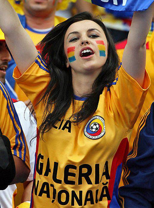 Cute : Gadis Penyokong Tegar Yang #Cun Di EURO 2012 Part 1 