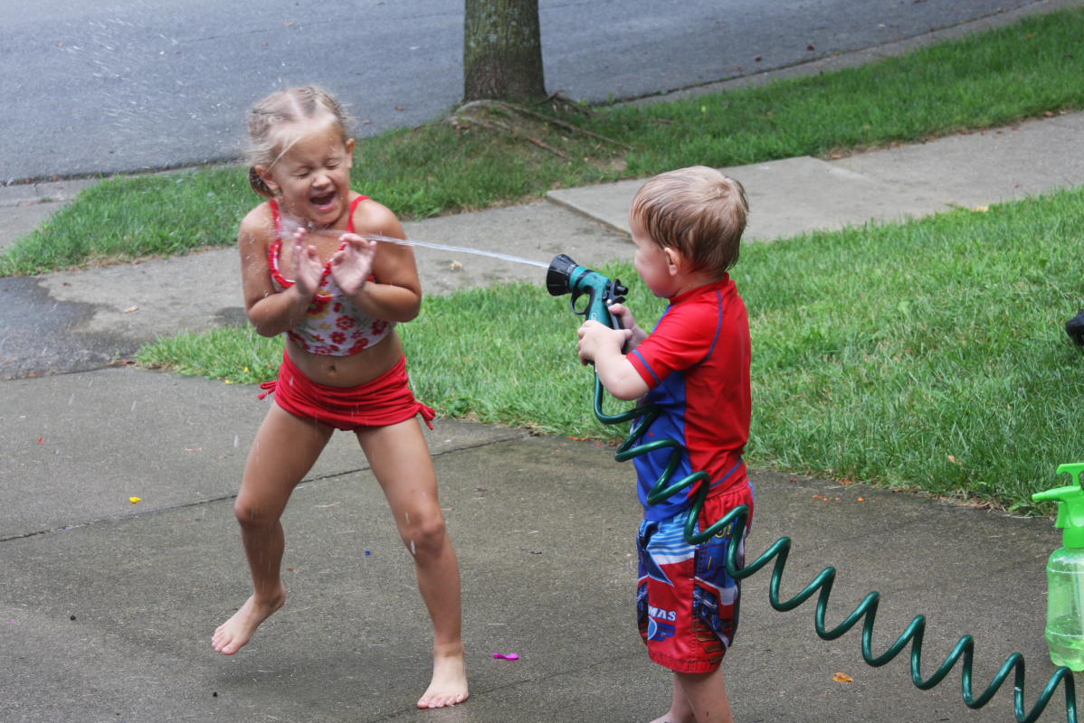 Lueker Munchkins School & Play Neighborhood Water Balloon Fight