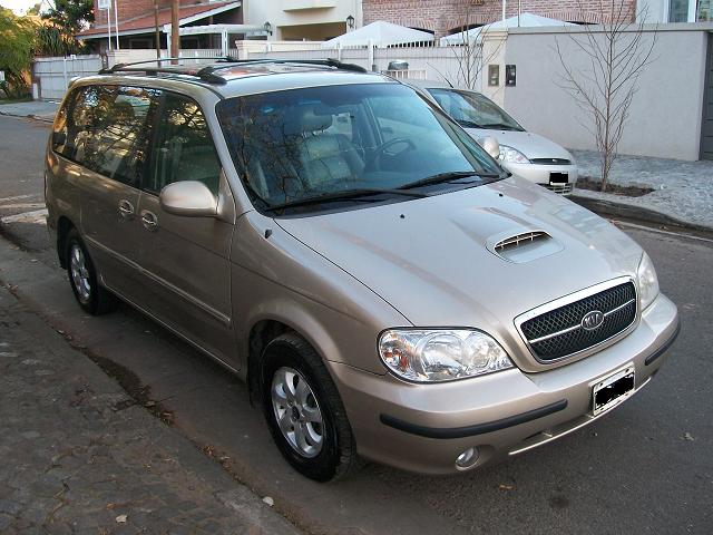 Kia carnival 2005 год