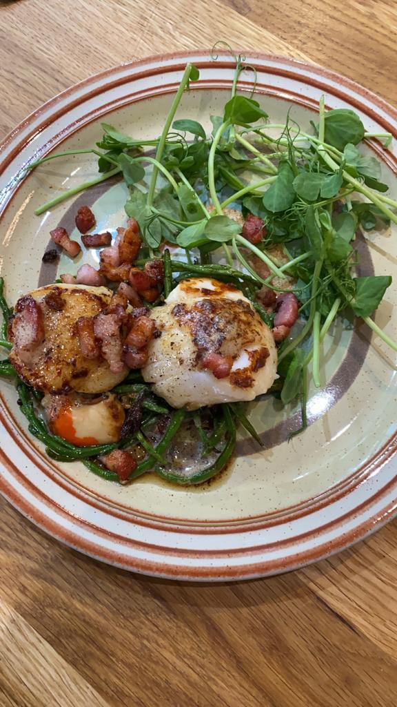 Scallops with Samphire, Bacon and Green Salad