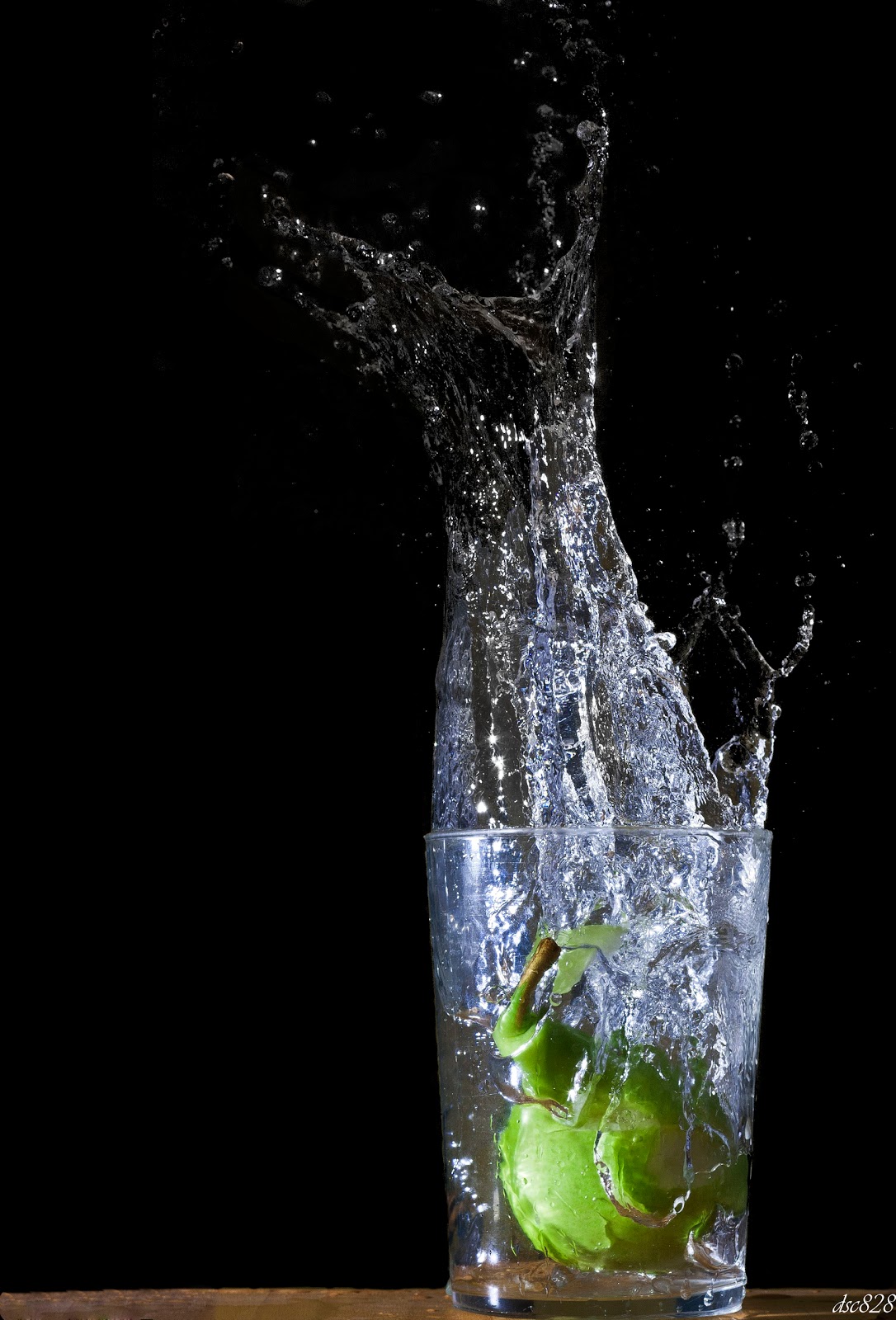 Aficionados a la fotografía: Fotografía &ldquo;Pera en el agua&rdquo;