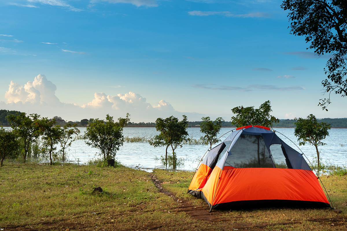 kleurstof Ontslag uitsterven Paklijst: Kamperen met een tent in Nederland - The Budget Life | Blog over  geld besparen, verdienen & investeren