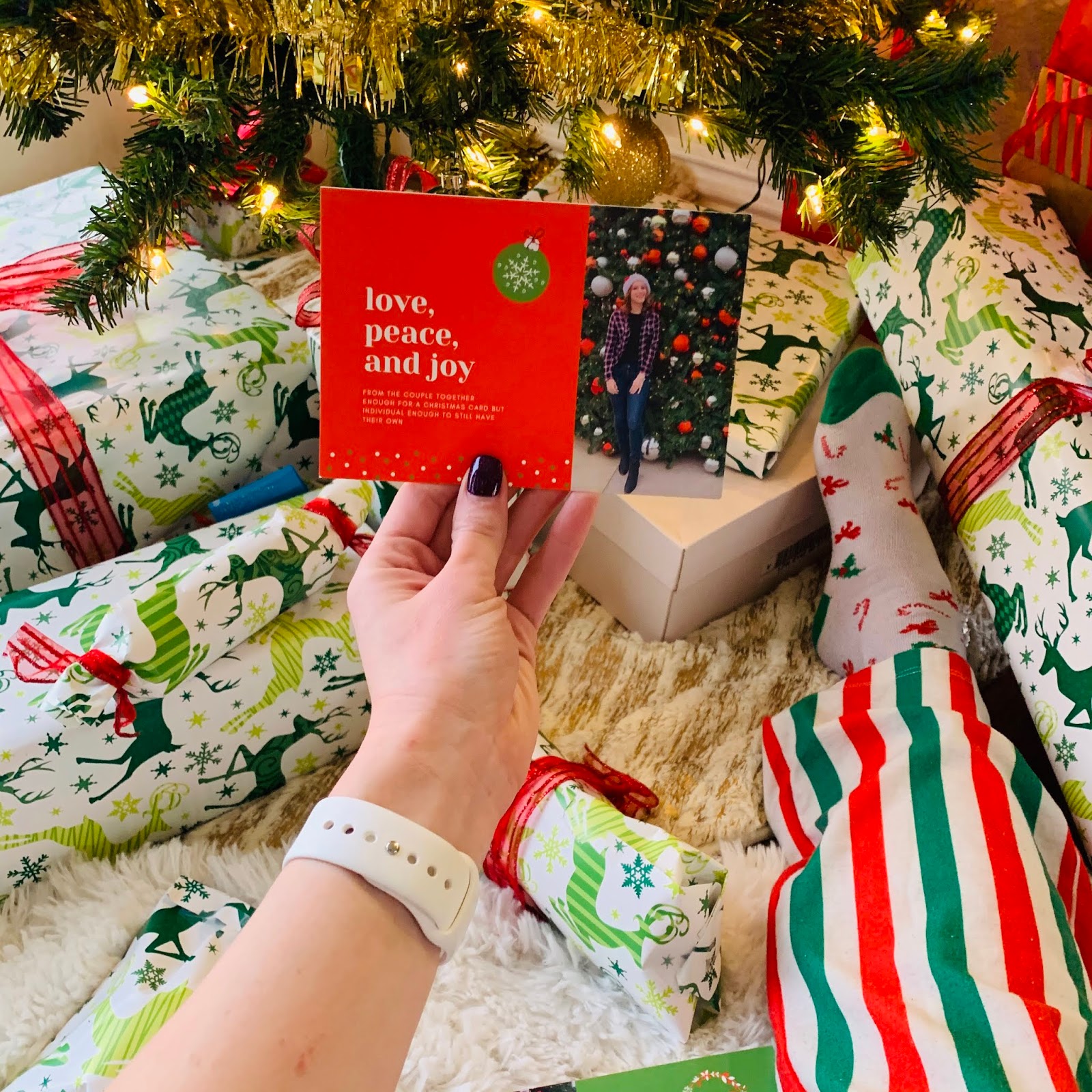 The Holiday Card for the Couple That Just Isn't There Yet | DAILYCUPOFJOJO