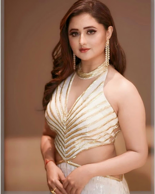 Rashmi Desai Image 9