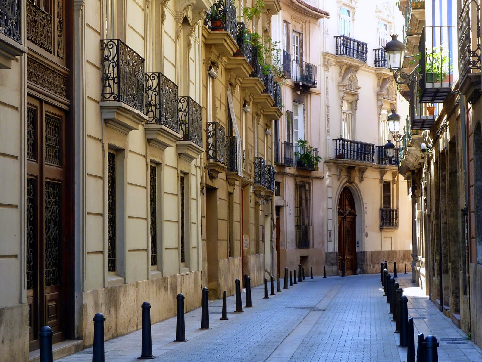CALLEJEANDO POR VALENCIA La Calle del Gobernador Viejo. (Calles de
