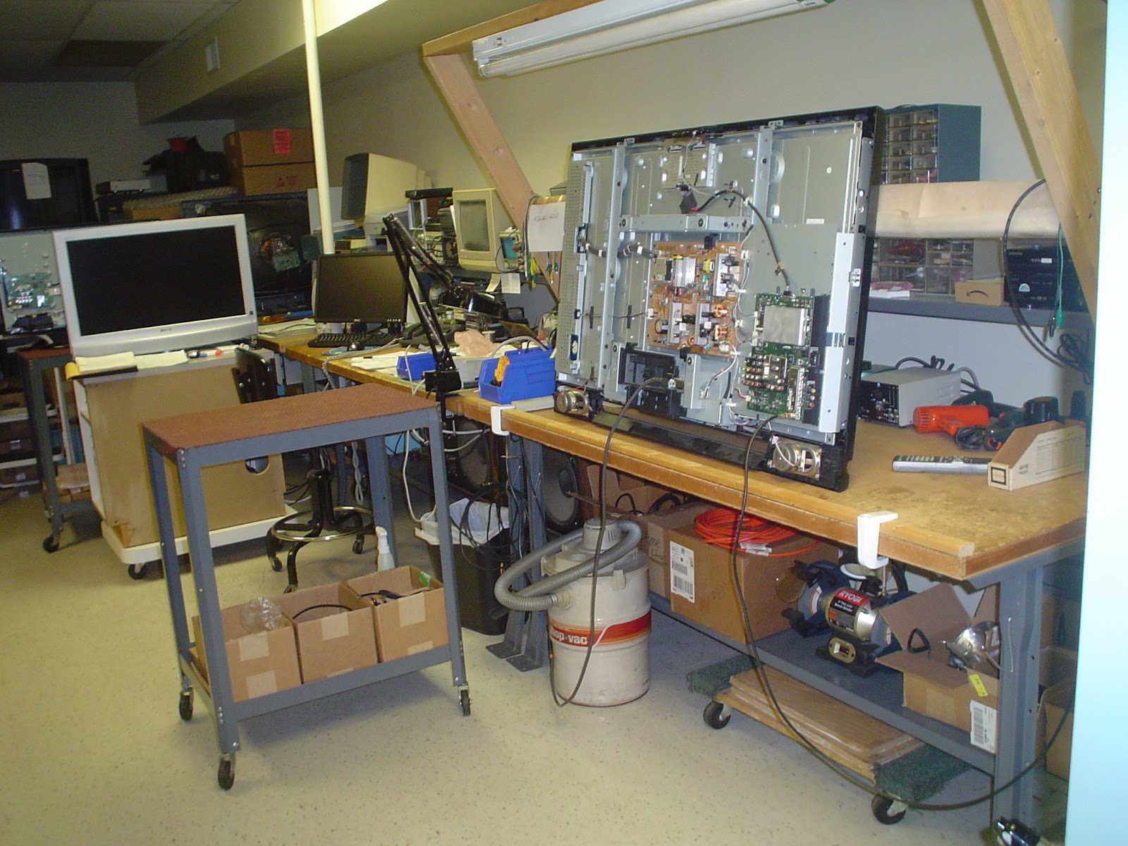 Authorized Sony Services Center Has The Technicians Well Versed With