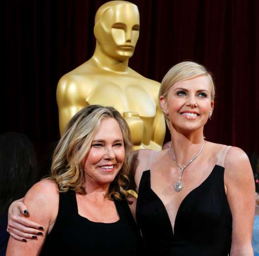 34 celebridades com suas mães Elfandarilha