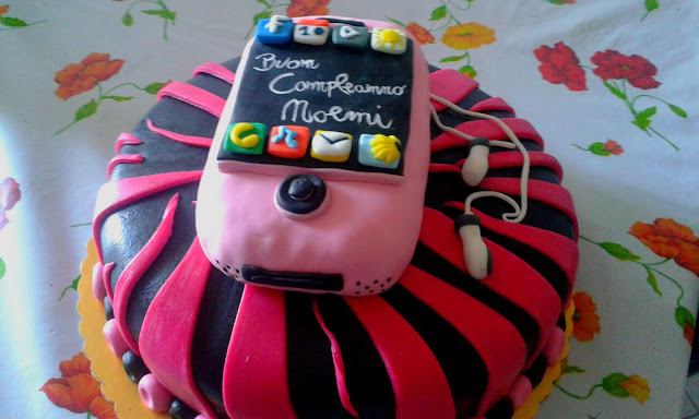 torta zebrata con iphone