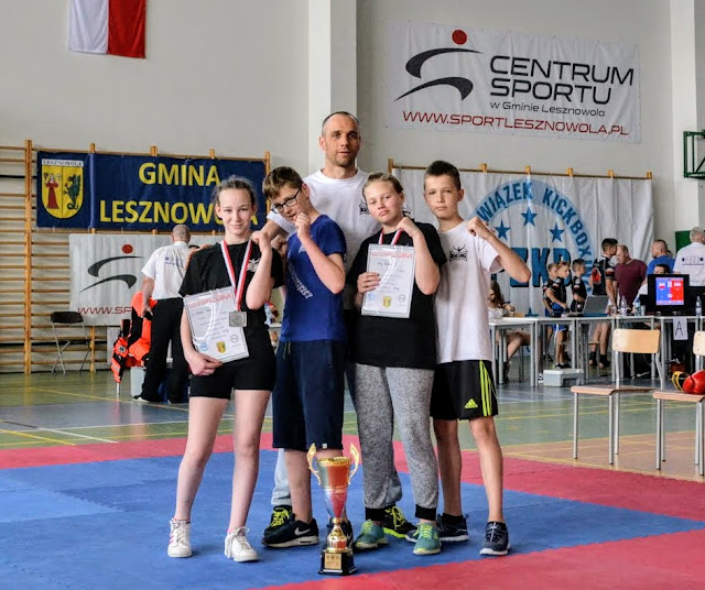 sport, szkoła, gimnazjum, podstawówka, kadet, starszy, młodszy, kickboxing, kick light, Mysiadło, Mistrzostwa Polski, PZKB, sportowa Zielona Góra, Nina Dawid, Klaudia Mazur, Karol Piekuta, Sławomir Malik 