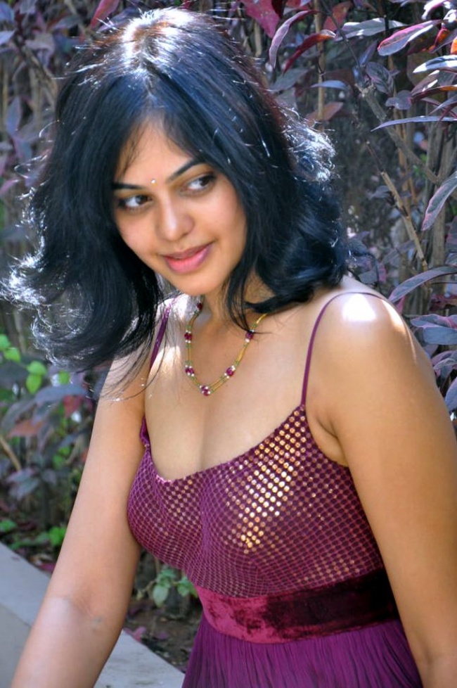 Sexy Lady On The Floor Bindu Madhavi Hot Photos