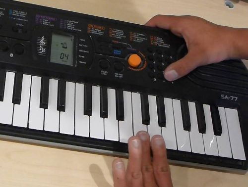 Beste keyboard kind (muziek) « 2023