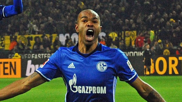 Oficial: El Schalke 04 renueva hasta 2020 a Naldo