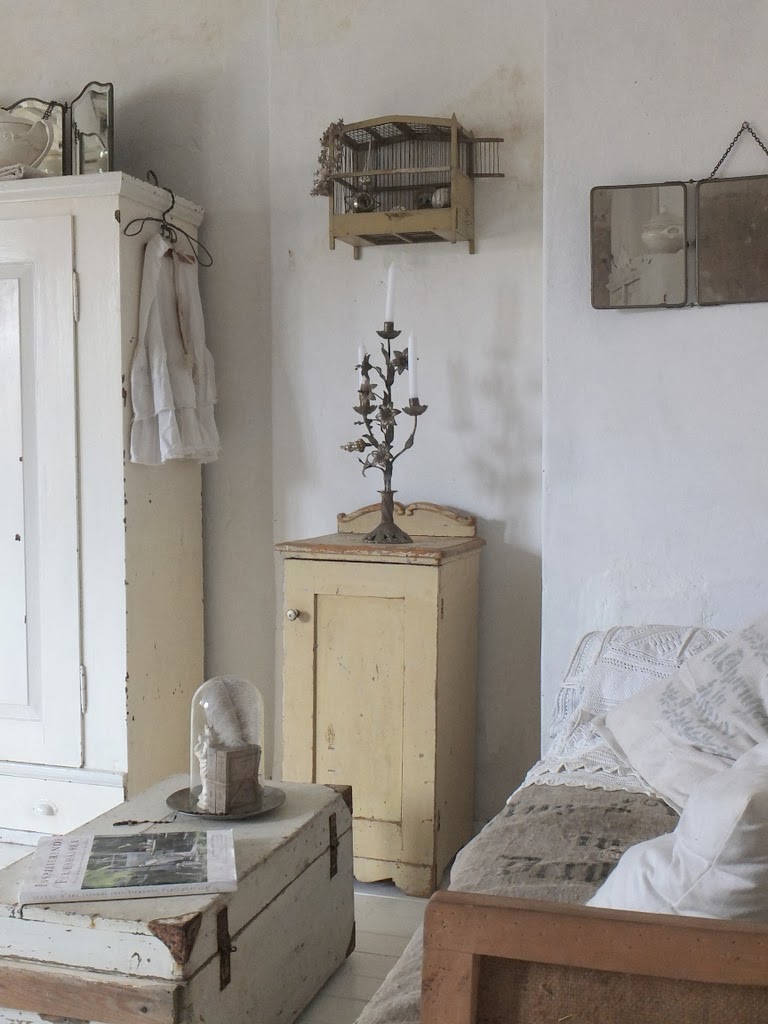 princessgreeneye: Das Schlafzimmer im trüben Licht................ (com