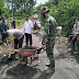Karya Bakti TNI Koramil.0824/07 Silo Bantu Masyarakat Cor Kiri Kanan Jalan Sepanjang 300 Meter
