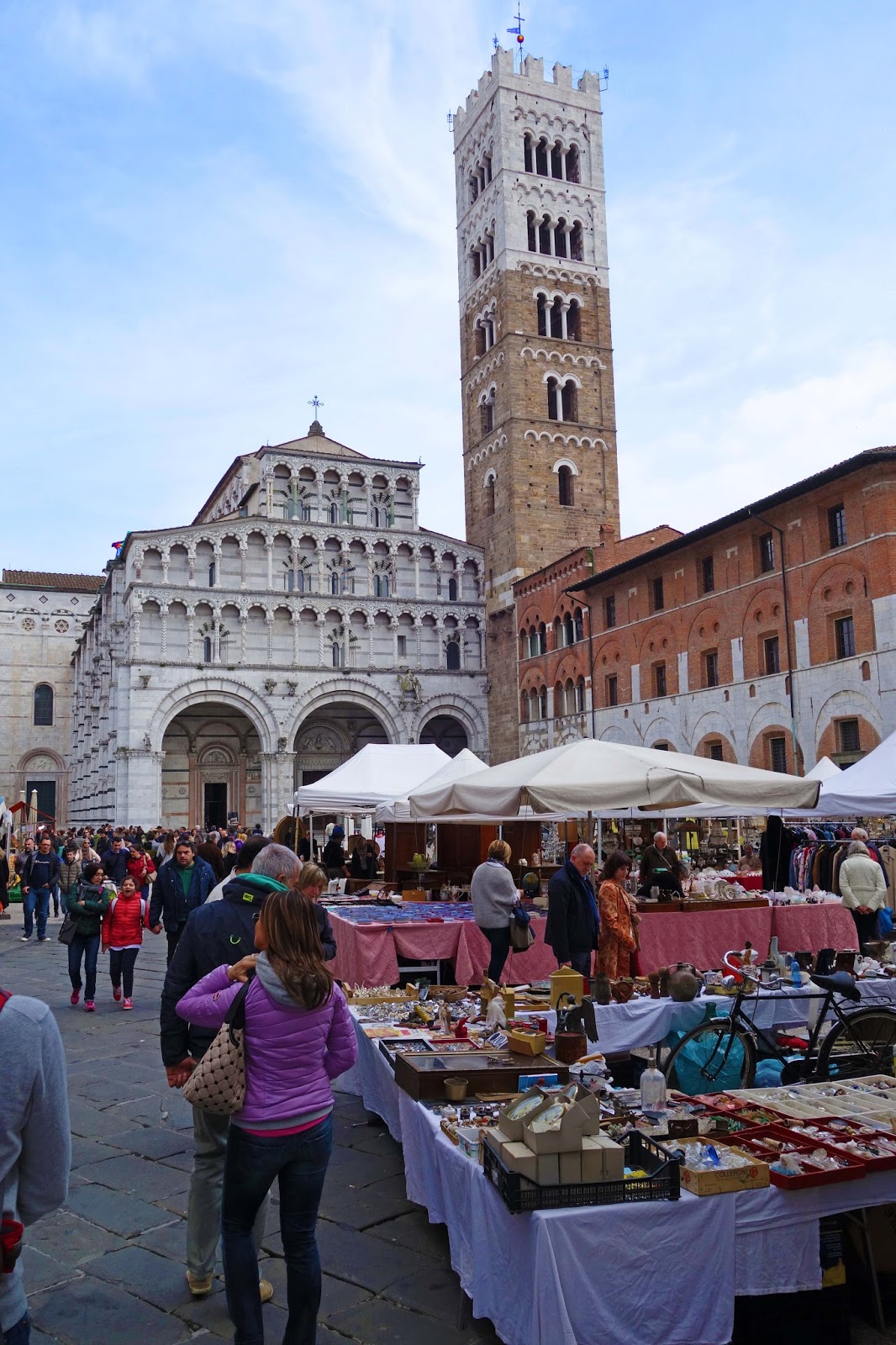 Joe's Retirement Blog: Antiques Market, Lucca, Tuscany, Italy1066 x 1600