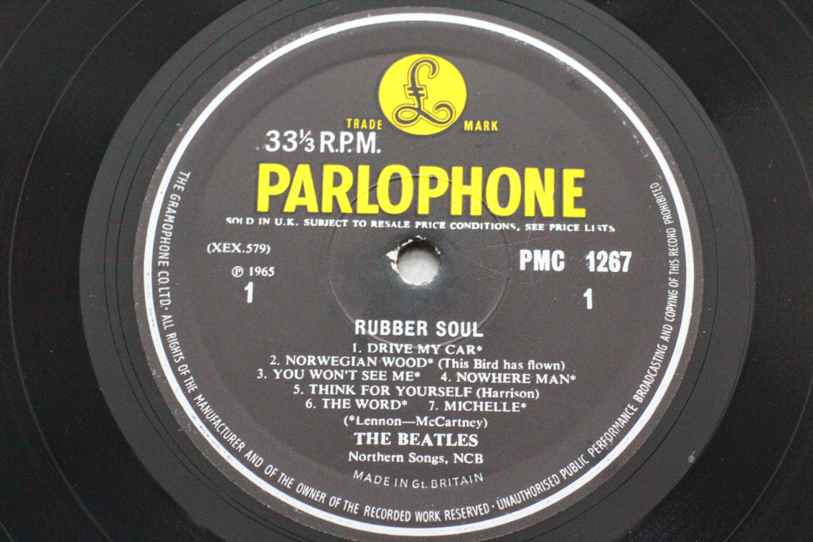 The Beatles levyhylly Rubber Soul LP UK 2nd Pressing MONO RIDGED