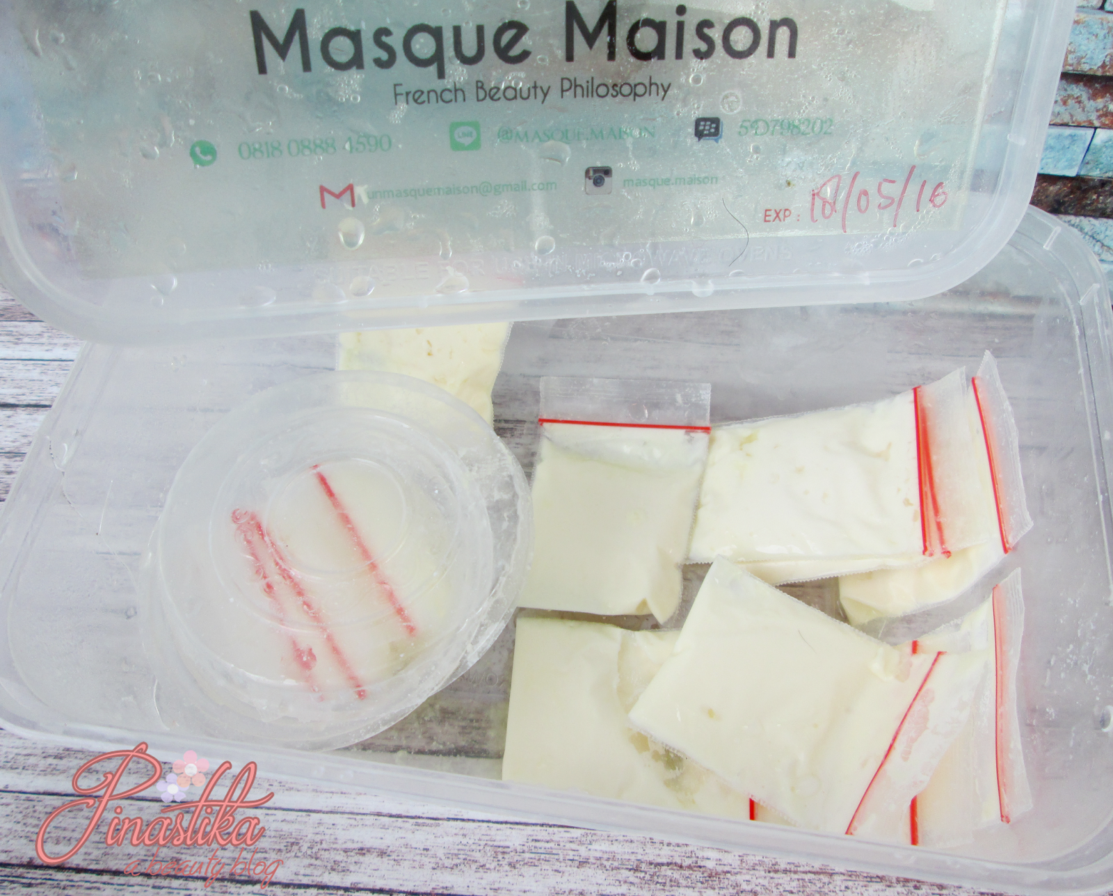 pinastika detok wajah dengan masker white pinastika detok wajah dengan masker white