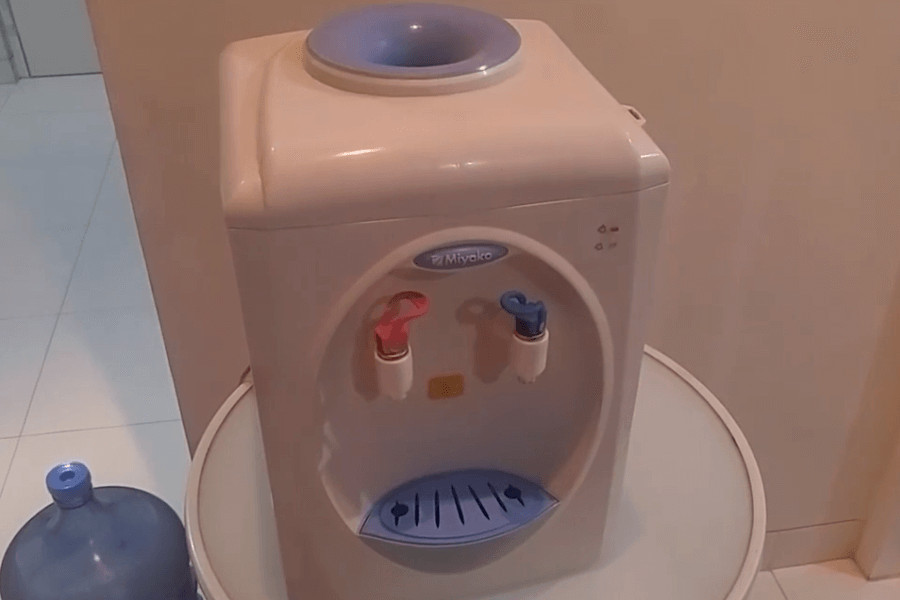 Cara memperbaiki dispenser bocor keluar air