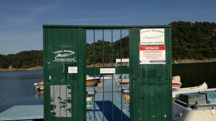 Entrada do cais de Embarque da Barragem de Cabril Entrada do cais de Embarque da Barragem de Cabril