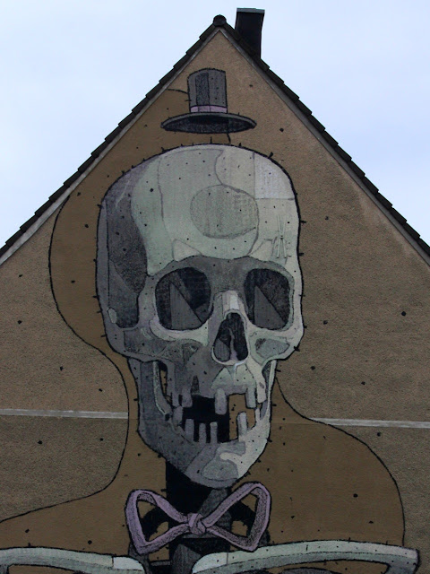Street Art By Aryz in Germany For Cityleaks 2013. - skull close up