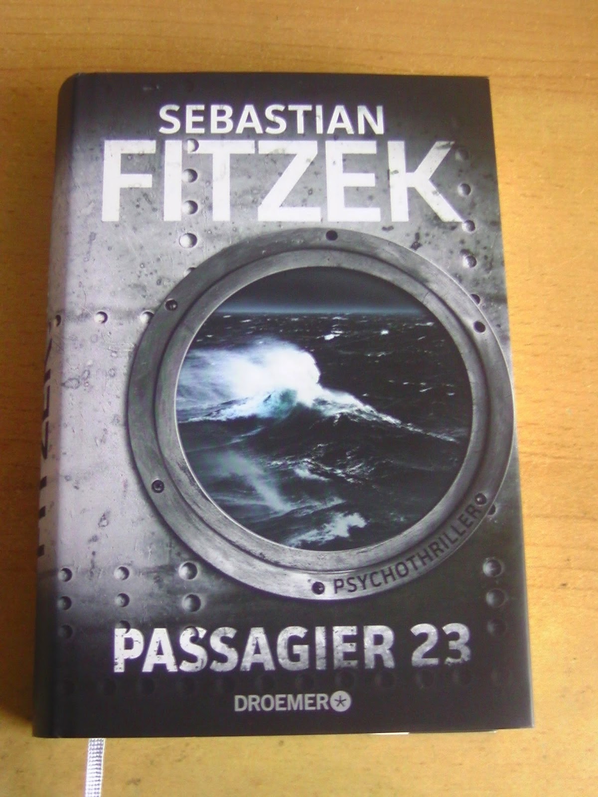 http://www.amazon.de/Passagier-23-Psychothriller-Sebastian-Fitzek/dp/342619919X