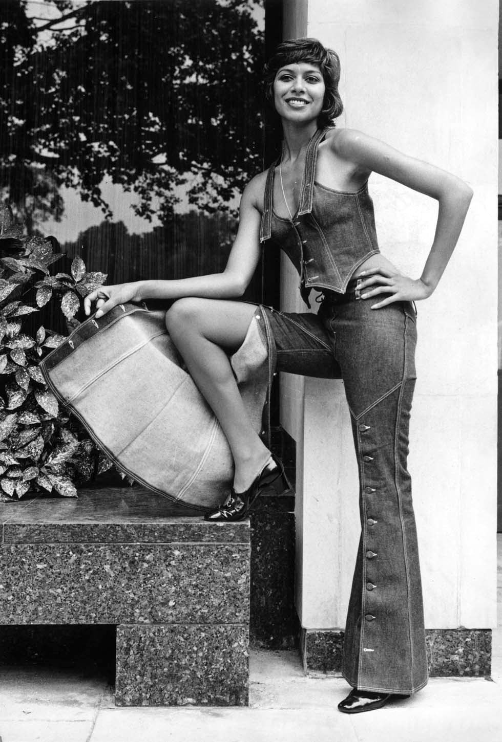 Fascinating Vintage Photos of People Wearing Levi's Jeans on the Streets in  the 1970s ~ Vintage Everyday