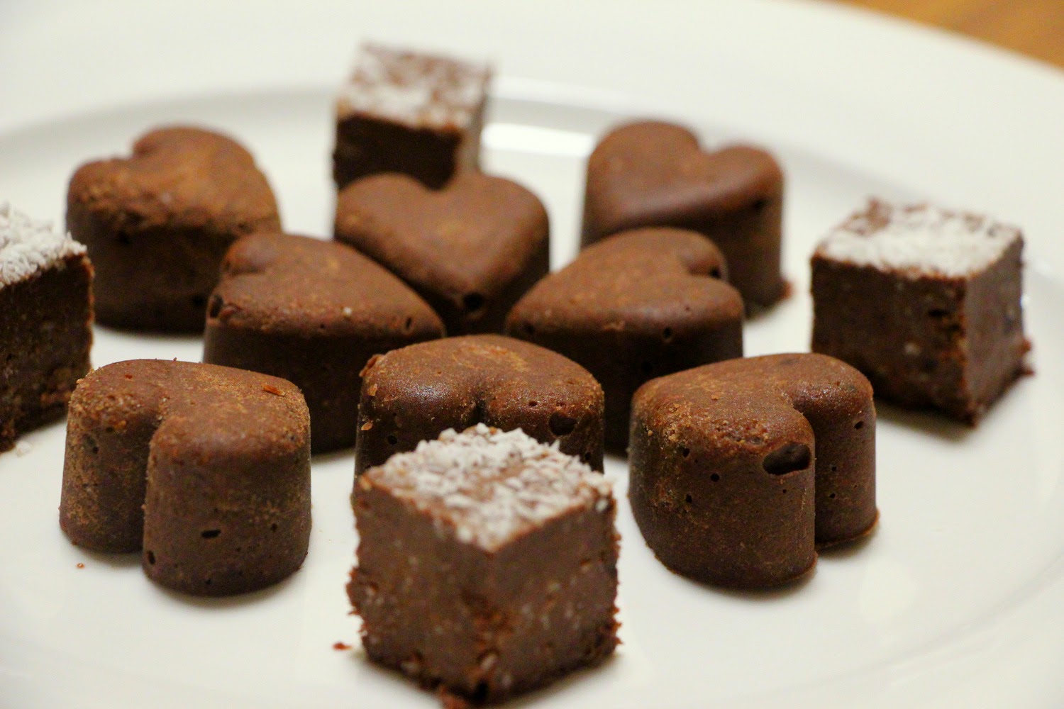 Living on Pulse Raw Carob Fudge Bites