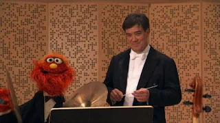 Murray and Ovejita, the people in your neighborhood Conductor Alan Gilbert, New York Philharmonic, Sesame Street Episode 4324 Trashgiving Day season 43