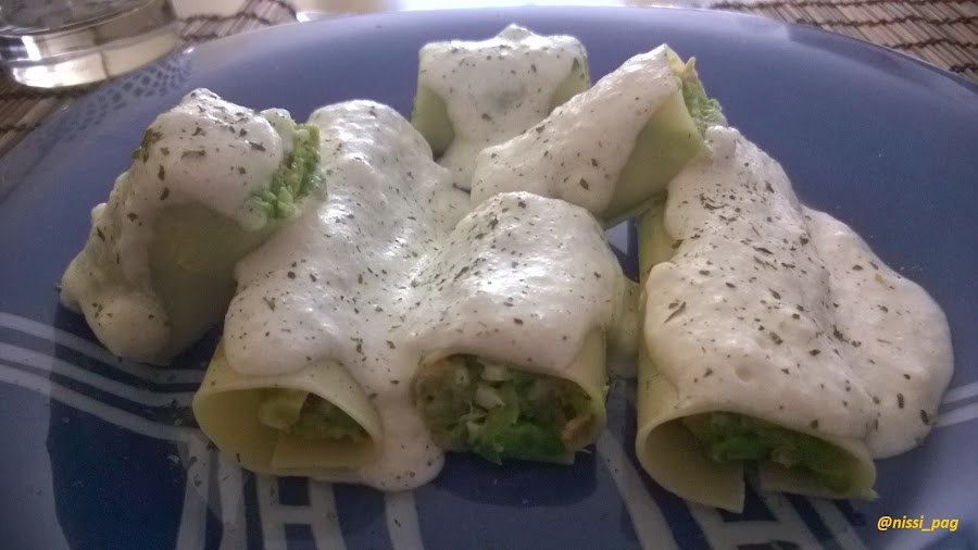 Una ración de canelones de guisantes