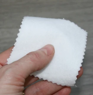 https://www.janetjul.com/es/telas-impermeables/1372-toalla-plastificada-50x50cm.html