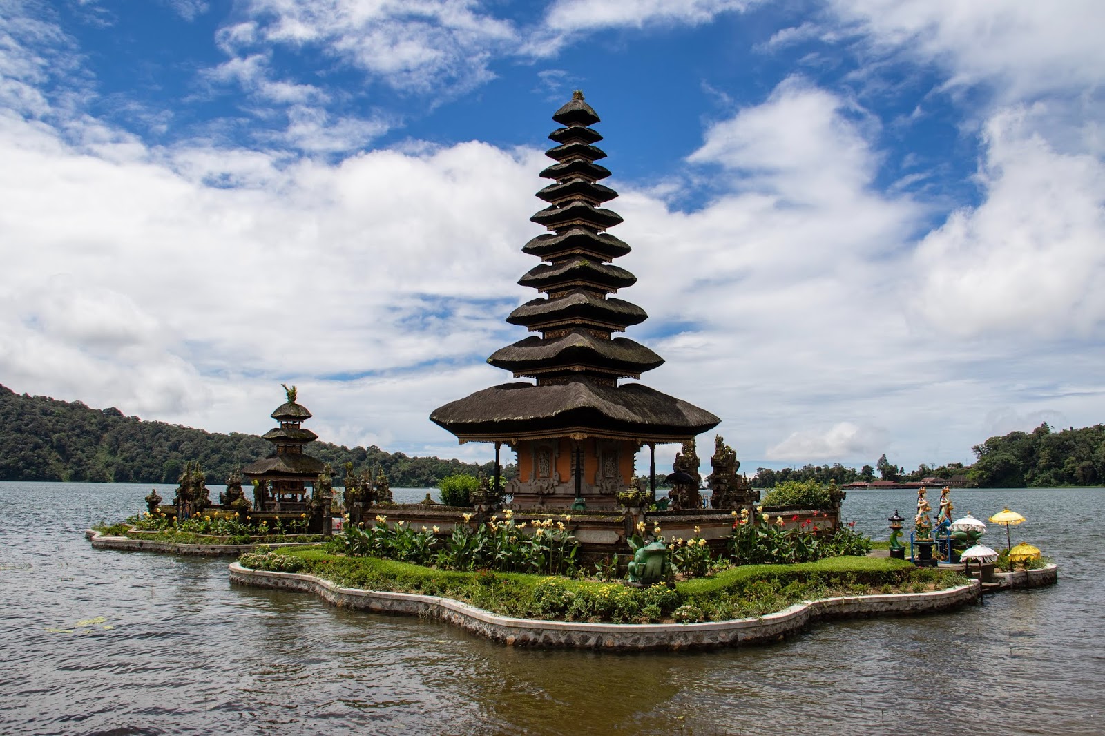 Tempat Wisata Yang Kurang Terkenal Di Indonesia