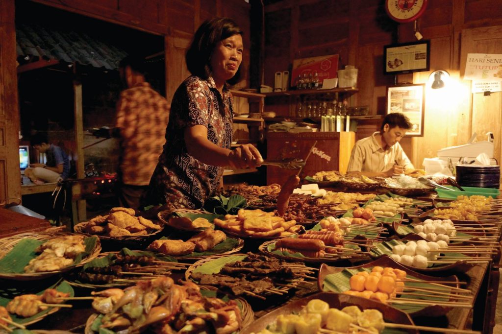 4 Alasan Kenapa Makanan Angkringan Selalu Menjadi Primadona | Indonesia