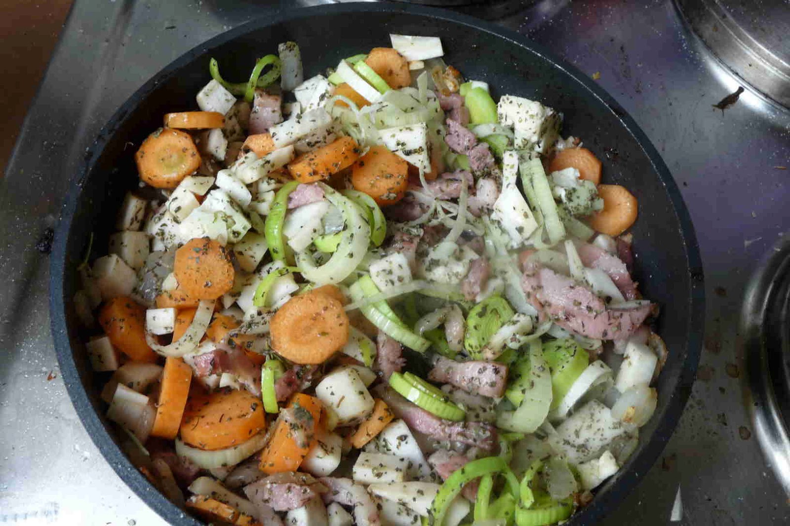 It&amp;#39;s all in the game: Mediterranean Rabbit Pie – Mittelmeer ...