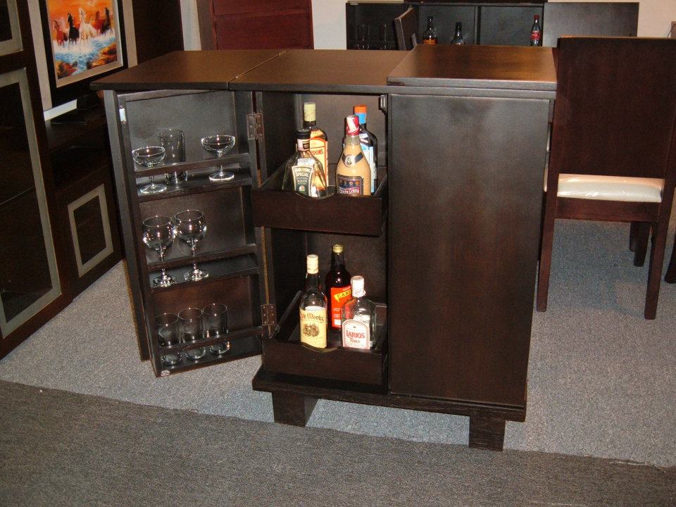 El Artesano del Mueble: Bares...