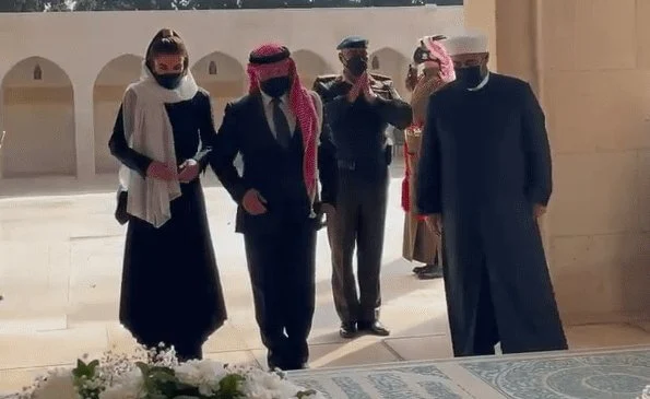 King Abdullah and Queen Rania visited the tomb of the late King Hussein