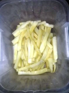 freez-the-potatoes-in-container