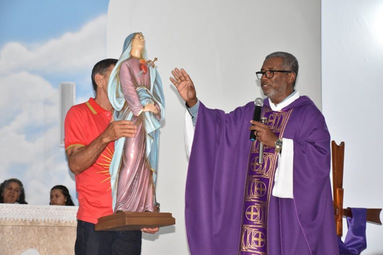 No dia Internacional da Mulher, Igreja Católica recebe imagem de Nossa Senhora da Dores como doação No dia Internacional da Mulher, Igreja Católica recebe imagem de Nossa Senhora da Dores como doação