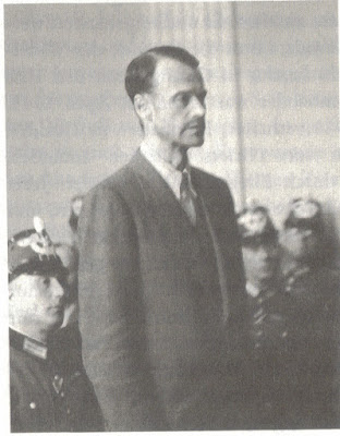 Hans Bernd von Haeften tijdens zijn proces, 15 augustus 1944
