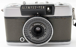 Olympus Pen EE.2, Front