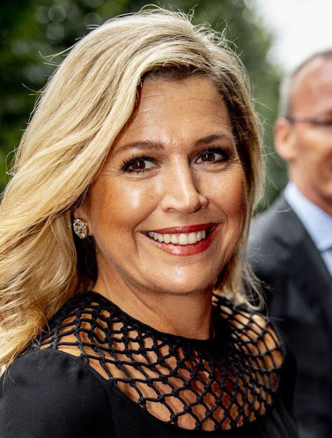 Queen Maxima wore a fringed macrame-paneled silk-crepe midi dress by Valentino. Valentino Spring Summer 2016 collection
