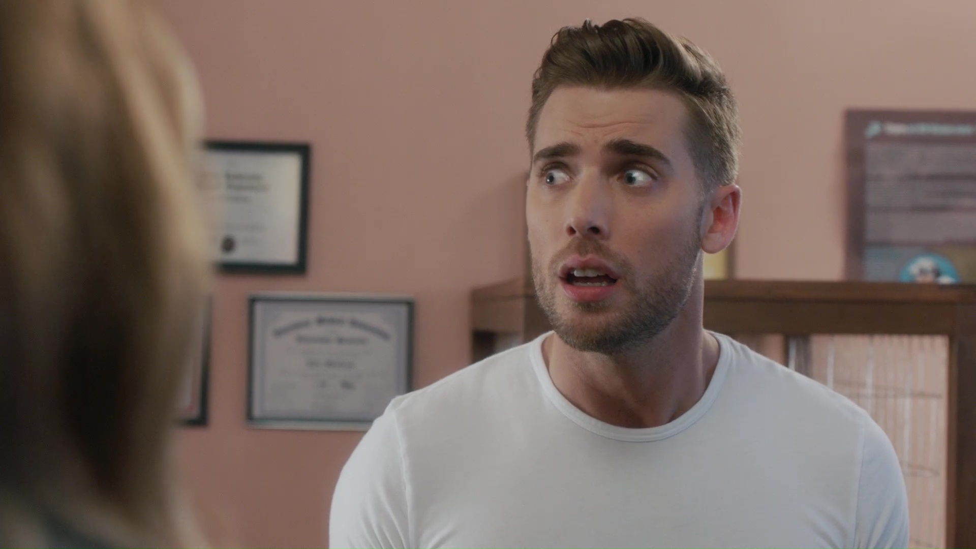 ausCAPS Dustin Milligan shirtless in Schitt's Creek 305 "Rooms By The Hour"