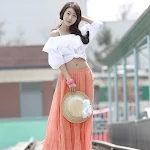 Park Hyun Sun – Orange Skirt Foto 12