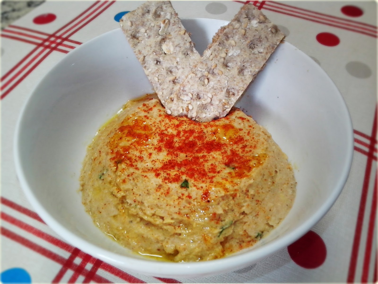 . Hummus (crema de garbanzos)