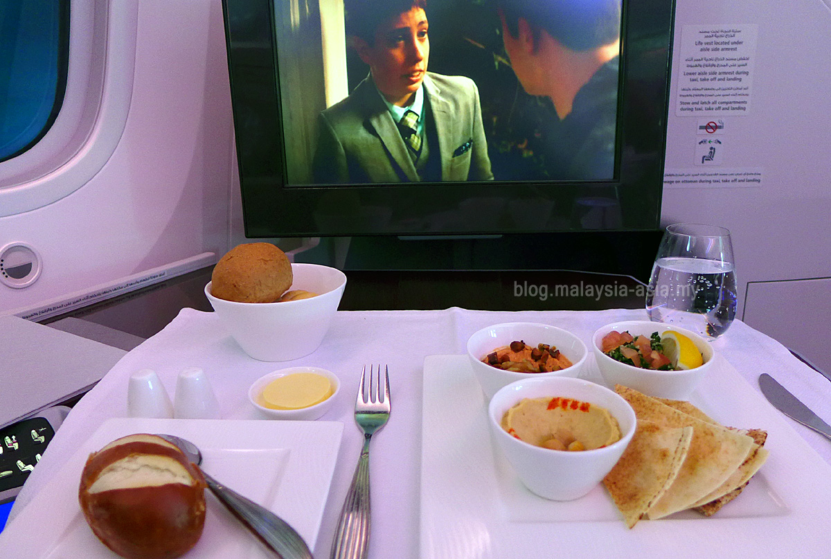 Business Class Qatar Airways Review