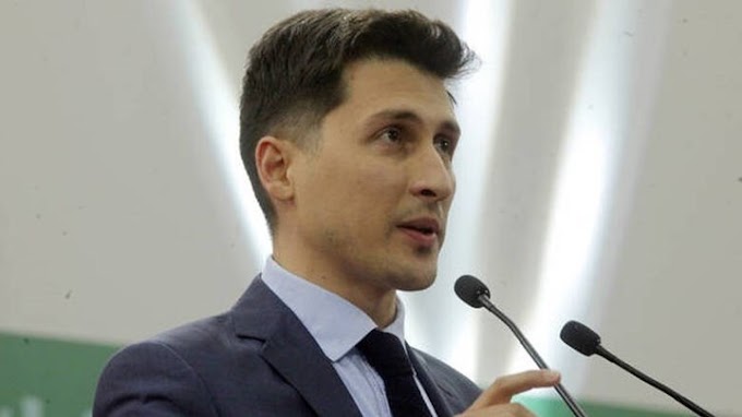 Χρηστίδης για πρόστιμα σε μαθητές: Μήπως να τους κουρεύουμε στο Σύνταγμα; 