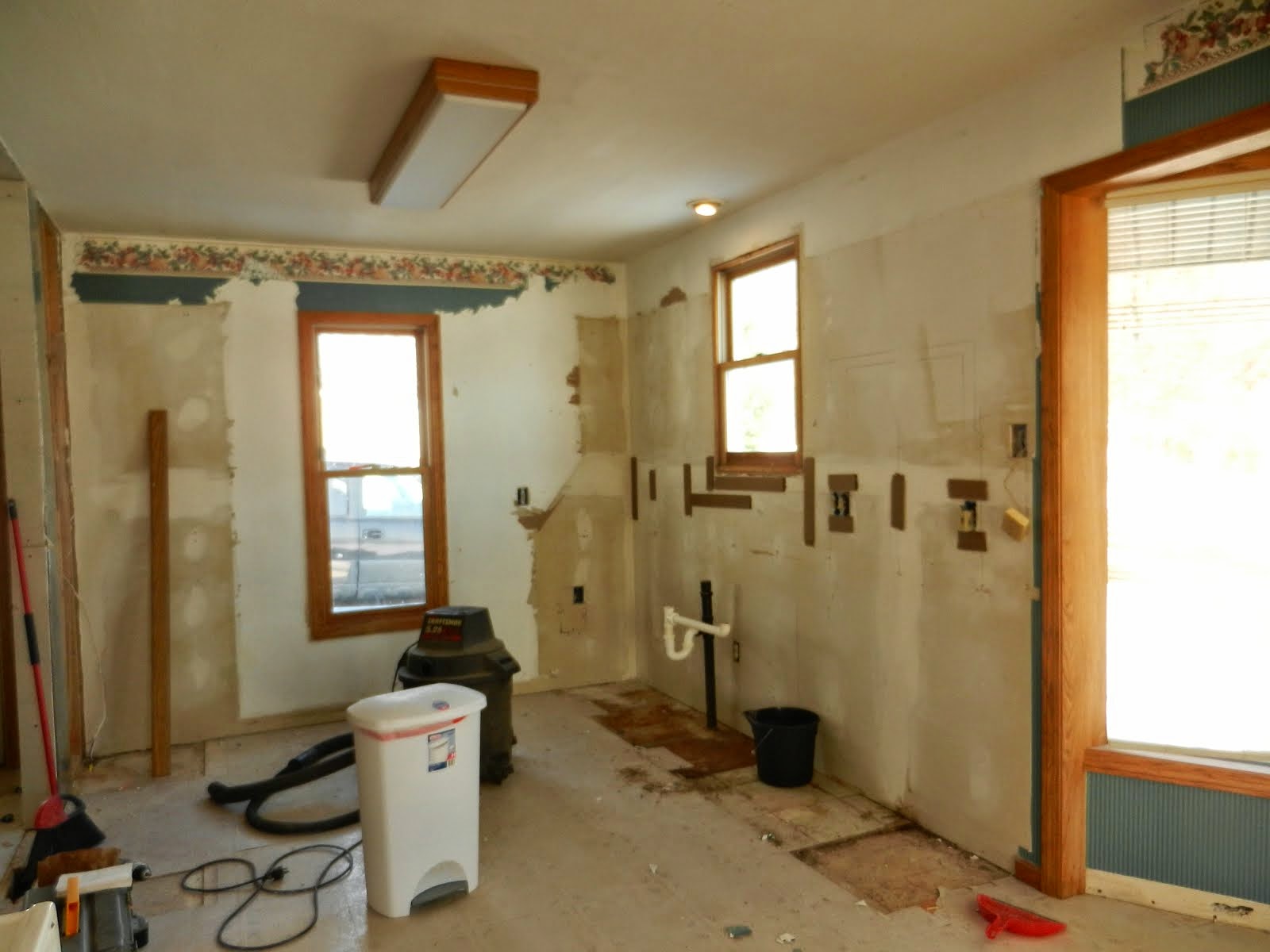 Herrera's Textures & Finishes Texturing over Paneling!