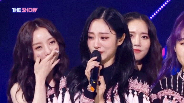 어제 1위하고 상반된 반응을 보인 러블리즈 멤버들 | 인스티즈